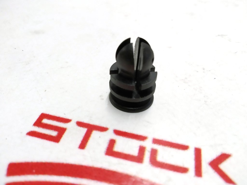 22 Clip de fixare compartiment motor plastic 8X2.5 Tesla Model S REST, Model X 1038222-00-A